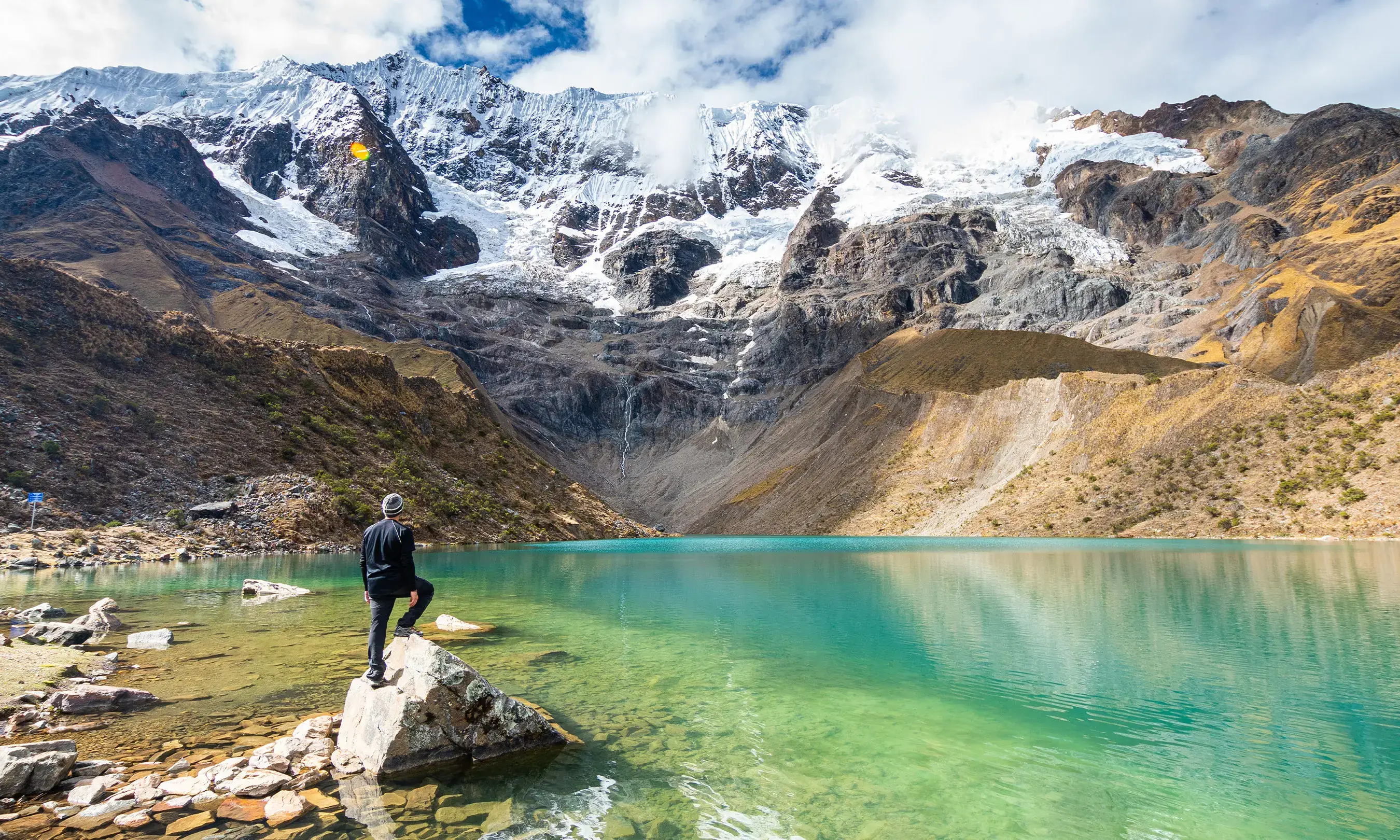 Happy travelers in Peru